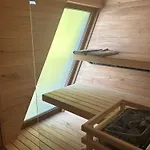 Beeland Skok Apartman *