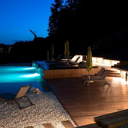 Beeland Skok *