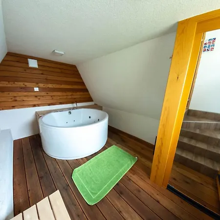 Beeland Skok Apartment Mozirje