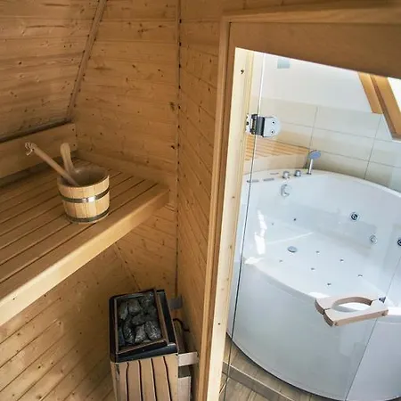 Beeland Skok Apartment