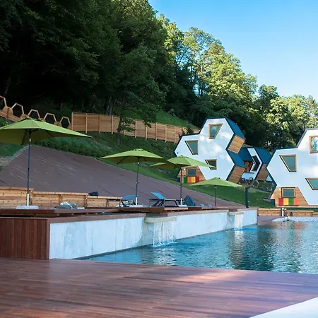 Beeland Skok 아파트 모지례