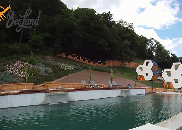 Beeland Skok * מוזירייה